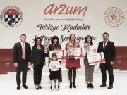 Arzum’dan satranç ustası kadınlara anlamlı destek