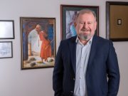Koronavirüs ilk olarak gözlerden belirti verebilir!
