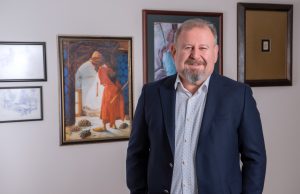 Koronavirüs ilk olarak gözlerden belirti verebilir!