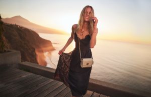 Tommy Hilfiger’dan tiril tiril elbiseler
