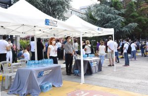 Kadıköy Belediyesi üniversite sınavına giren öğrencilerin yanında