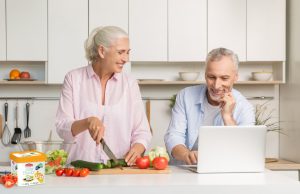 İleri yaşlarda güçlü kemikler için D vitamini ile zenginleştirilmiş peynir önerisi