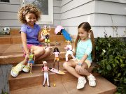 Oyuncak bebekle oynamanın faydalarını Barbie ile keşfedin