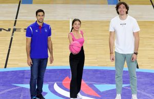 Pembe Top Neslihan Atagül Doğulu’da