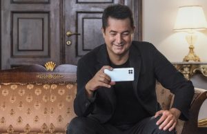 Acun Ilıcalı OPPO’nun Reno4 Serisi için ekran karşısına geçti