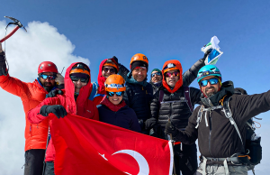 Arçelik ekibi Ağrı Dağı’nın zirvesine tırmanış gerçekleştirdi