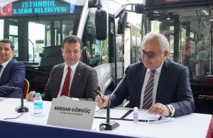 Mega kent İstanbul’un 100 yeni Otokar metrobüsü için imzalar atıldı