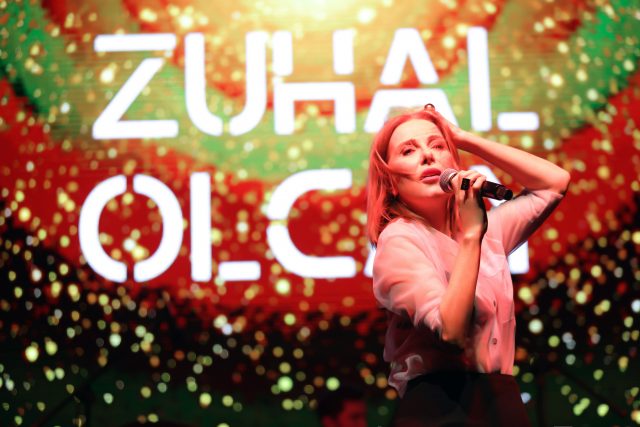 1695284452_Zuhal_Olcay6