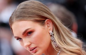 MESSIKA 77. CANNES FİLM FESTİVALİ AÇILIŞ TÖRENİ KIRMIZI HALISINDA GÖZ ALICI ANLAR YARATTI