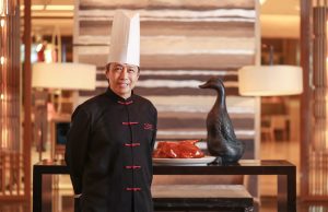 Pekin Ördeği Ustası Ünlü Şef Yuan Chao Ying, Çin’in ikonik lezzetlerini Shang Palace’a getiriyor
