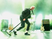 Emre Altuğ 70 kişilik sahne şovuyla “Bir Pop Masalı”na Zorlu PSM’de başlıyor!