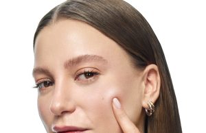L’ORÉAL PARİS’TEN YENİ REVITALIFT GLASSY SKIN