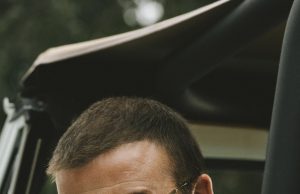 EYEWEAR BY DAVID BECKHAM, YENİ SS26 GÖZLÜK KAMPANYASINI SUNAR