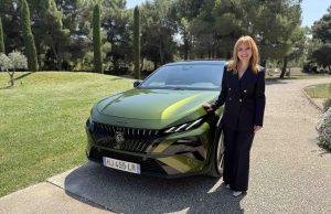 YENİ PEUGEOT 408 YENİLENEN YÜZÜ VE HİBRİT MOTORUYLA TÜRKİYE’DE!